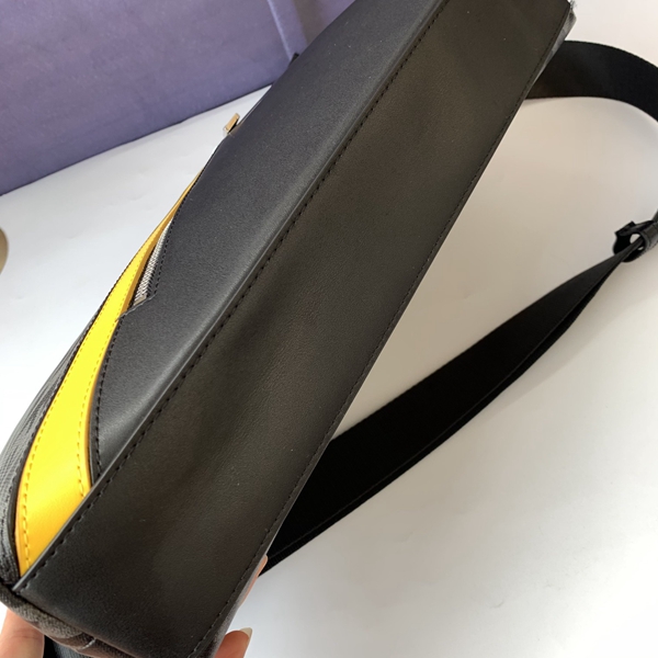 スーパーコピーブランドバッグ内部構造